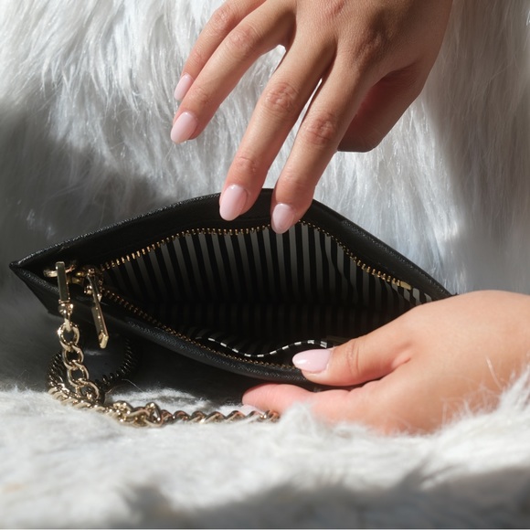 Kate Spade Crossbody - Picture 3 of 3